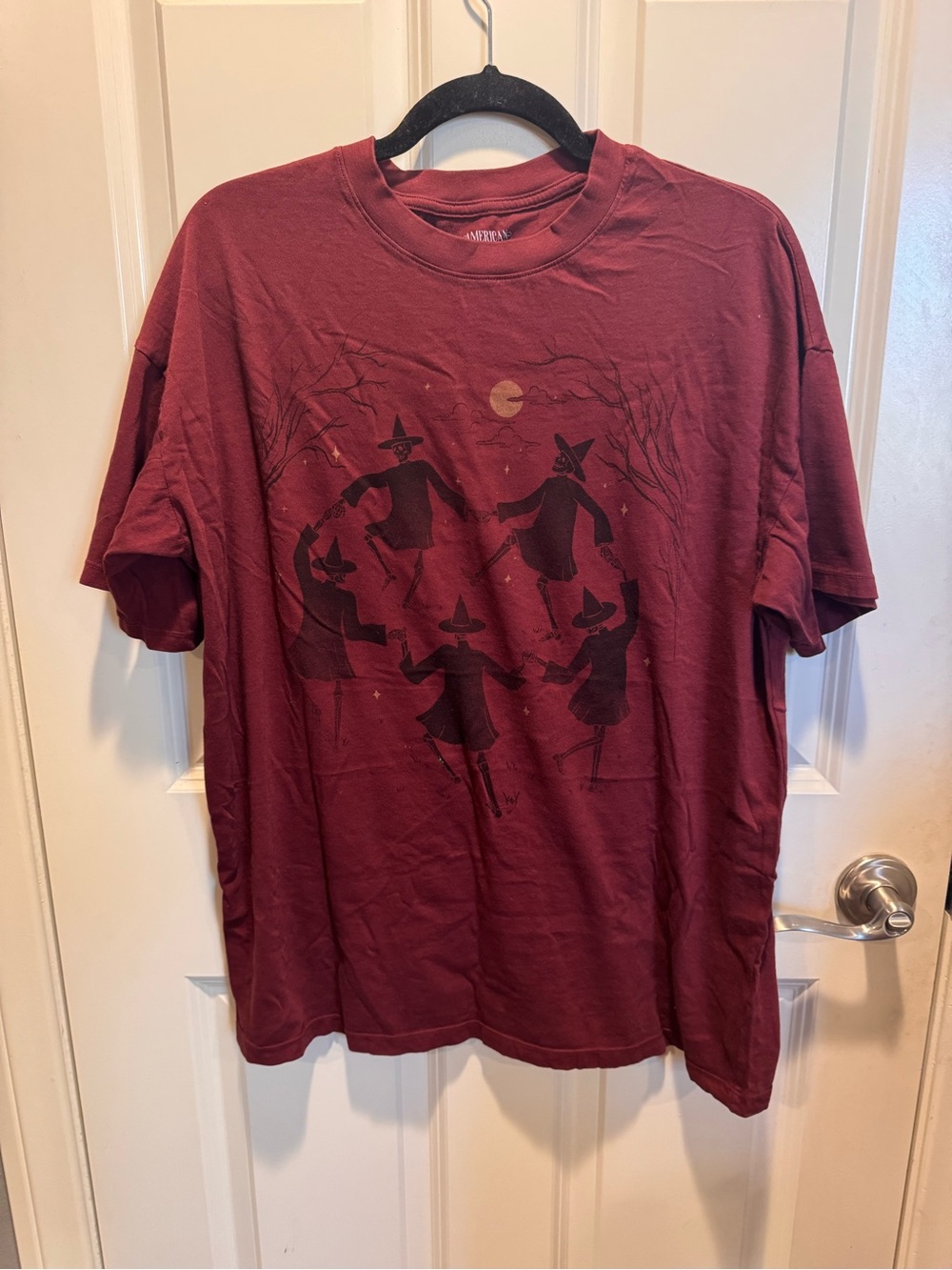 American Eagle Outfitters Maroon Short-Sleeve Witch Graphic Tee